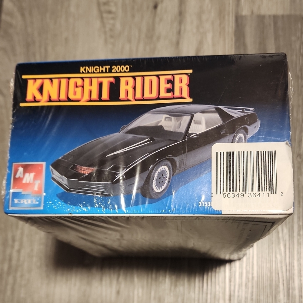 MT Knight Rider 2000 Model Kit - Black - Picture 4 of 5